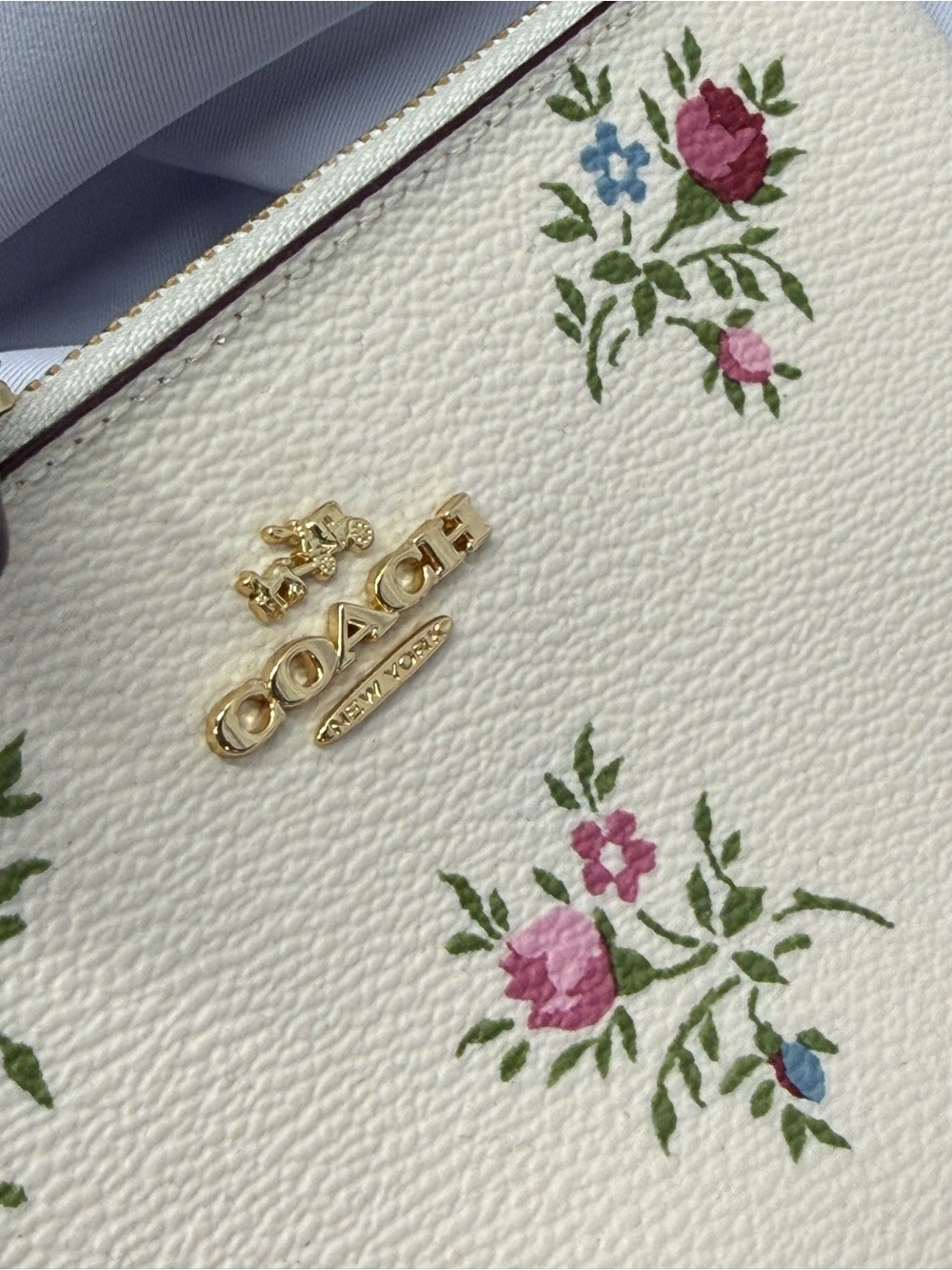 (new+tag) Coach Ivory Floral Leather Wristlet with Pink Accents & Gold Hardware - Picture 3 of 9